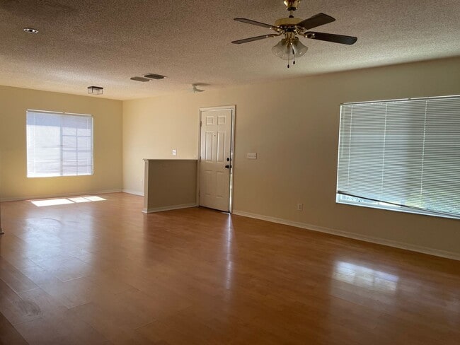 Building Photo - 4102 Waterside Island Ct