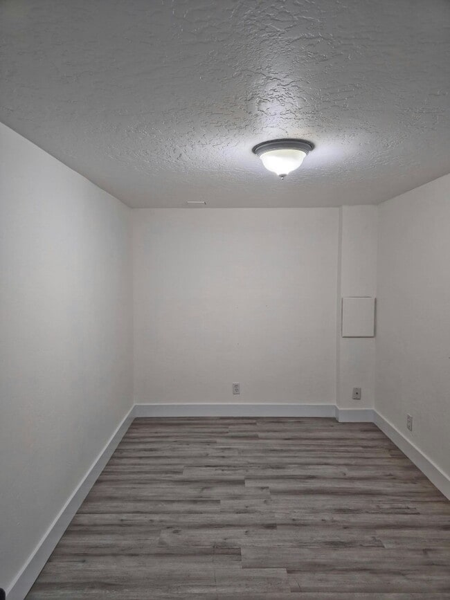 Building Photo - 3723 Kewanee Dr