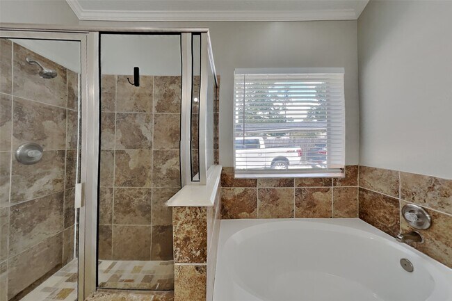 Building Photo - 1703 Calmar Dr