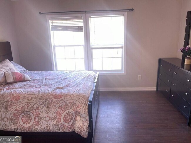 Building Photo - 3352 Chastain Gardens Dr NW