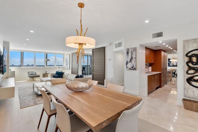Building Photo - 10275 Collins Ave