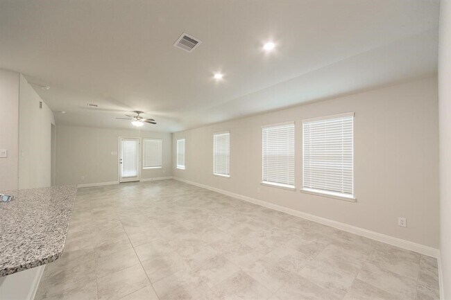 Building Photo - 24907 Prairie Briar Cir