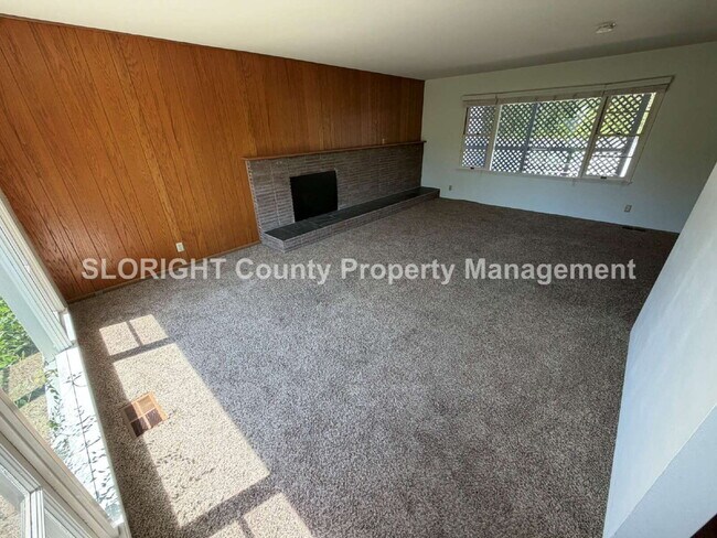 Building Photo - AVAILABLE JUNE - 4 Bed/ 2 Bath SLO Home