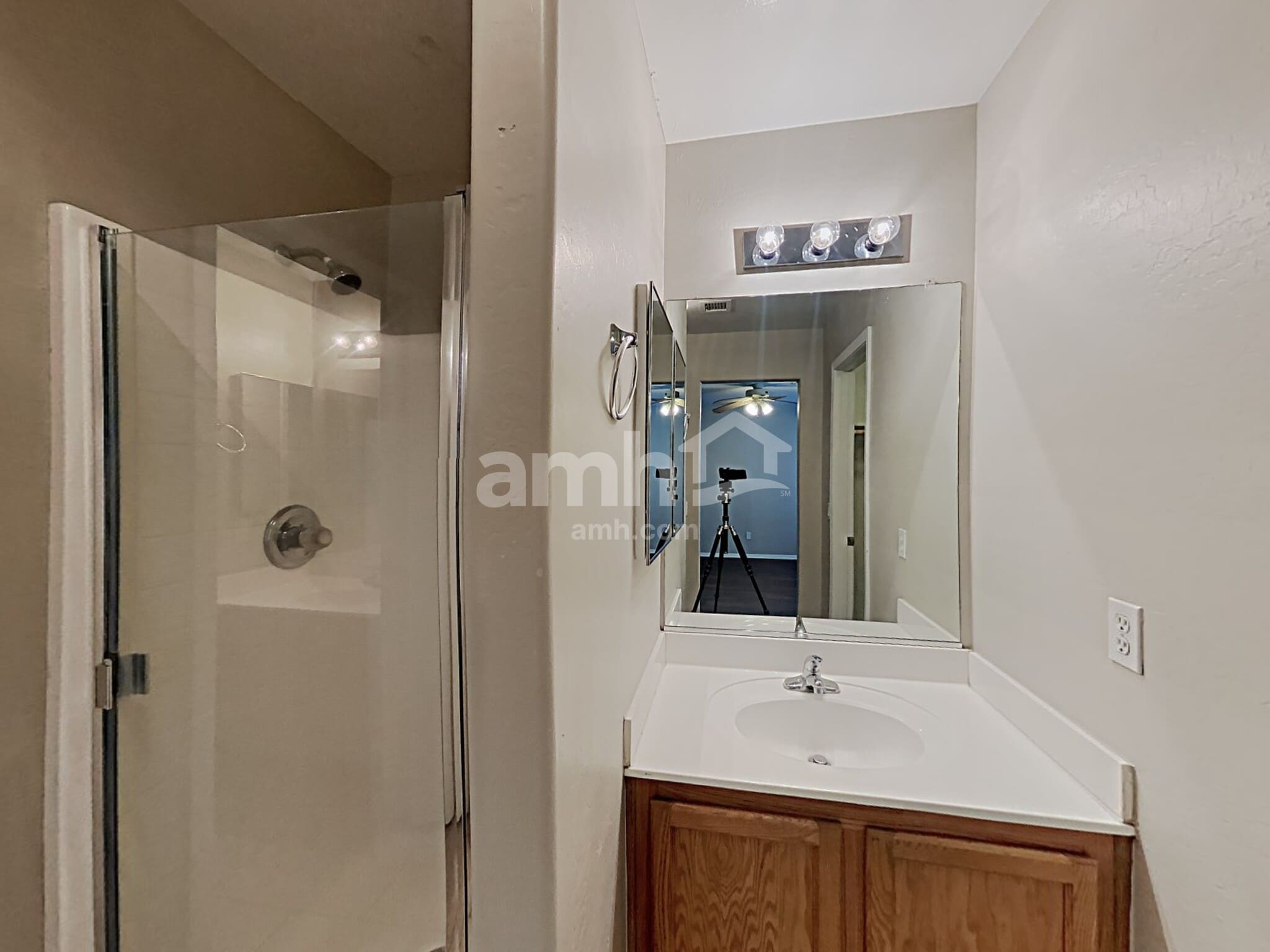 Building Photo - 11940 W Charter Oak Rd