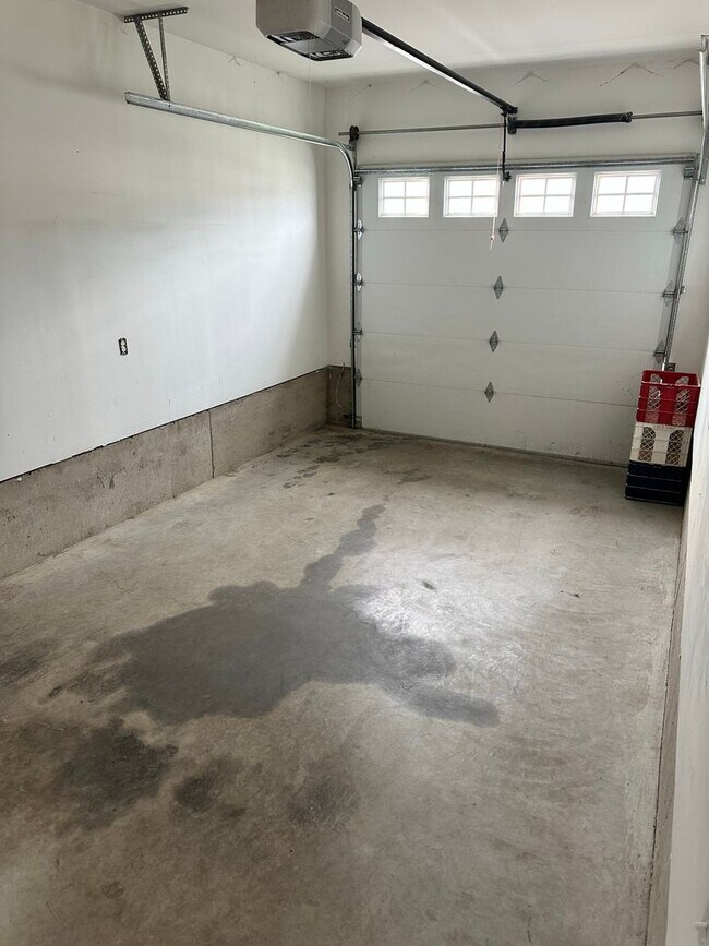 Building Photo - 207/209 Morton St