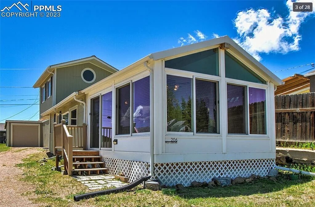 Building Photo - 206 W Carr Ave