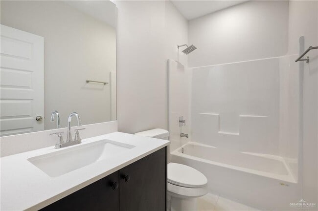 Building Photo - 4605 Larkspur Ave