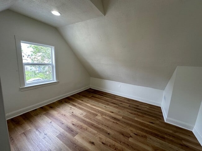Building Photo - Discover the perfect blend of comfort, con...