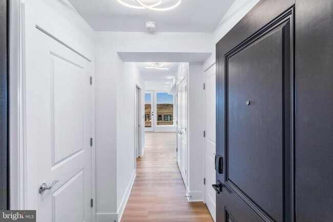 Building Photo - 701 N Henry St