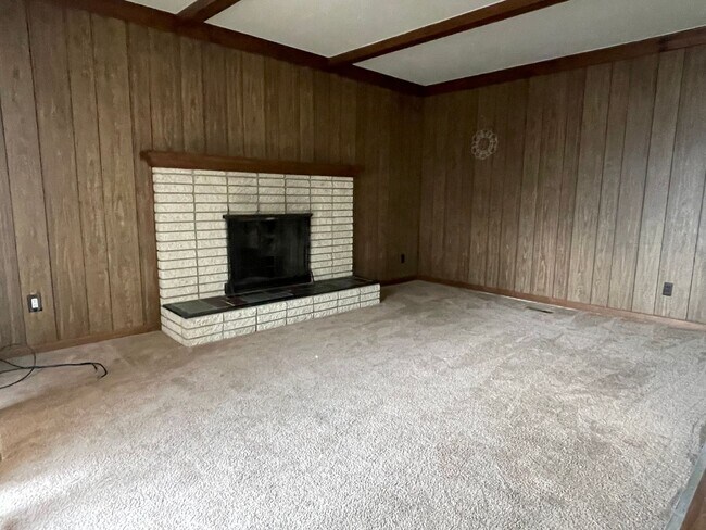 Building Photo - Fraser - 3 Bedroom Ranch with basement and garage.  Immediate Occupancy!