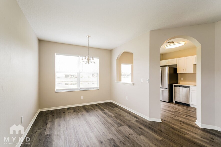 Building Photo - 8162 Canterbury Lake Blvd