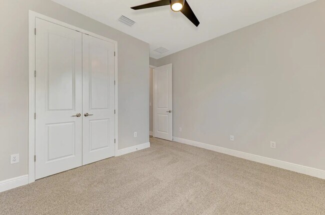 Building Photo - 5664 Blue Reef Pl