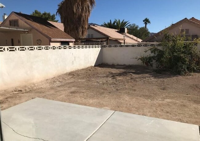 Building Photo - ABSOLUTELY BEAUTIFUL 3 BEDROOM 2 1/2 BATH