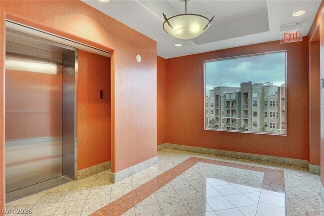 Building Photo - 62 E Serene Ave