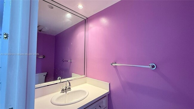 Building Photo - 555 NE 15th St