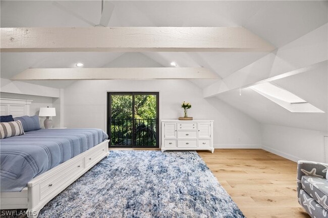 Building Photo - 375 8th Ave S
