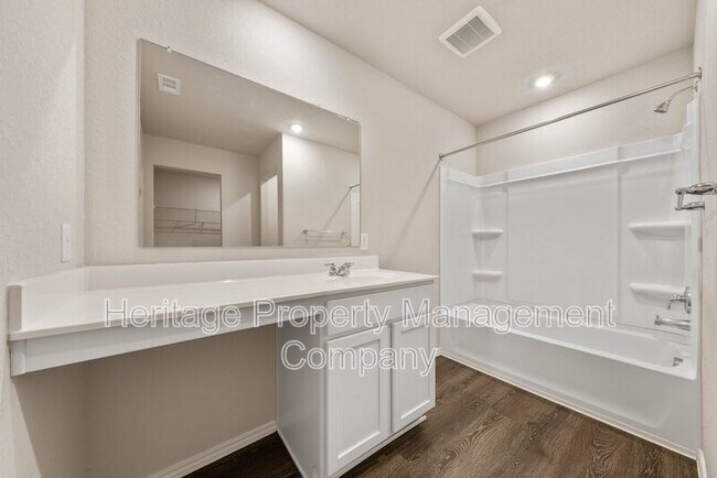 Building Photo - 8718 Broad Wing Dr