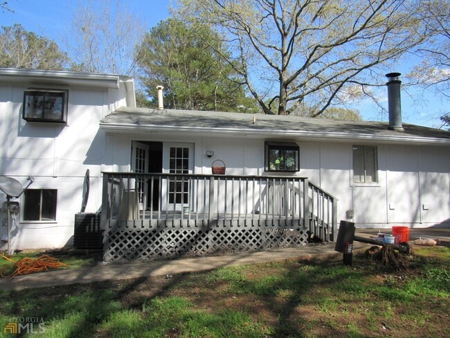 Building Photo - 8337 Holly Dr