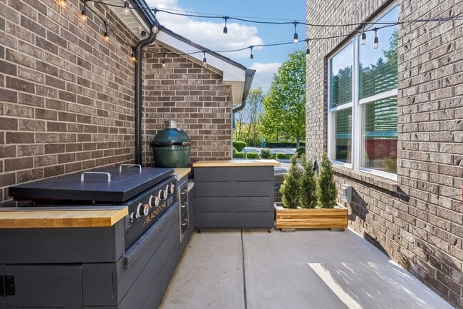 Building Photo - 140 Jackson Alan Dr