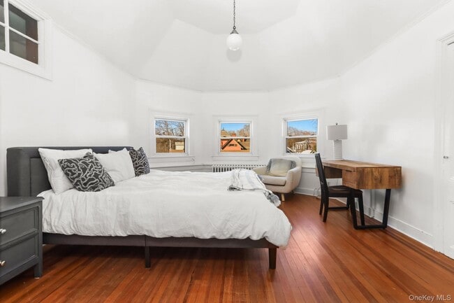 Building Photo - 16 Bedford Rd