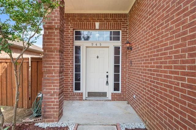 Building Photo - 945 Azalia Dr