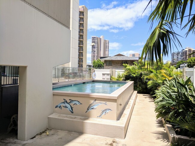 Building Photo - One Bed One Bath One Parking Makiki Close ...