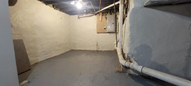 Building Photo - 6306 Theodore St