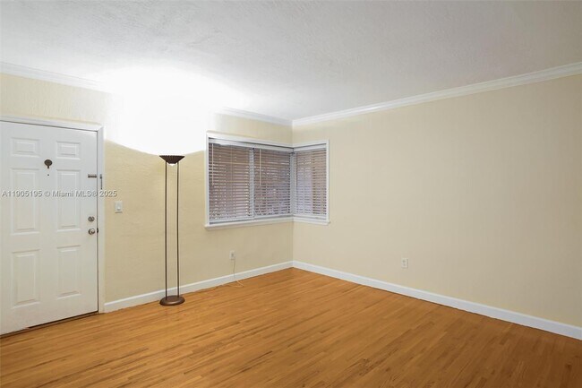 Building Photo - 45 Antilla Ave