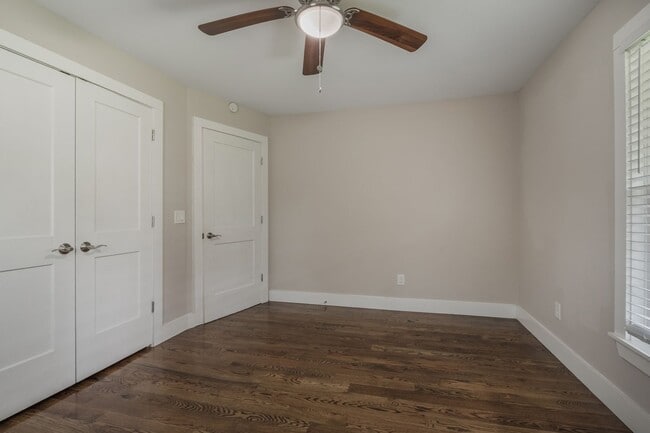 Building Photo - Charlotte Park/Nations bungalow home for r...