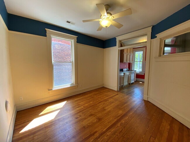 Building Photo - 3137 Floyd Ave