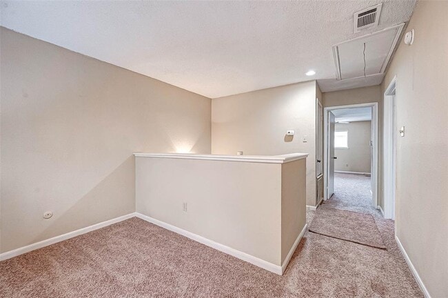 Building Photo - 13922 Hollowgreen Dr