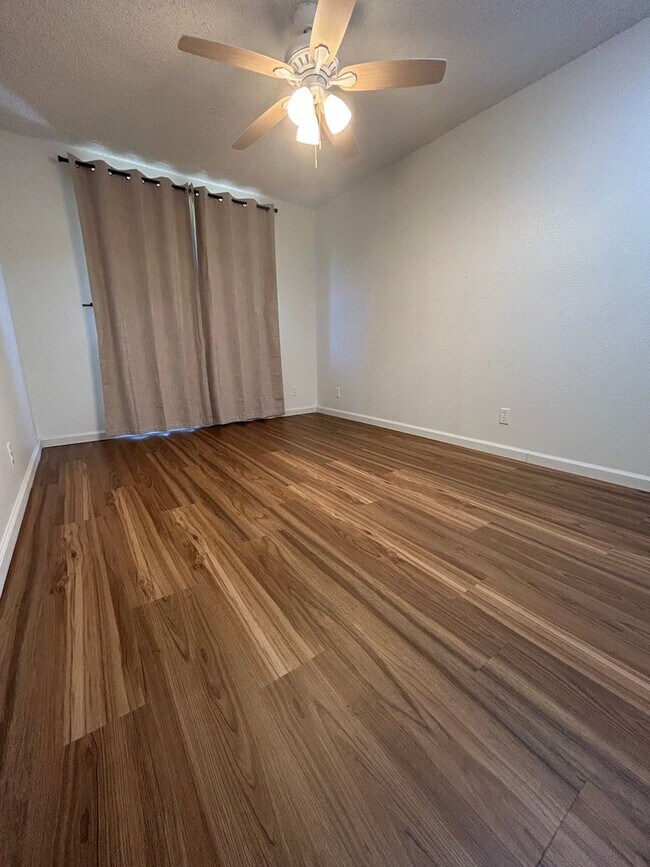 Building Photo - Available on 05/05/26, 1170 sq ft, 3 Bedrooms, 1.5 Baths, 2 Assigned Parking at Palehua Hale in M...