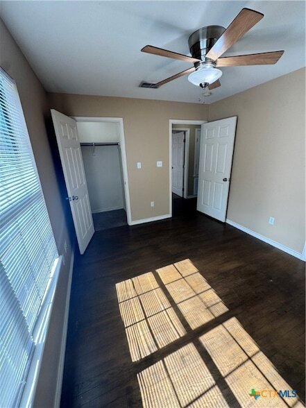 Building Photo - 902 Fern Ln