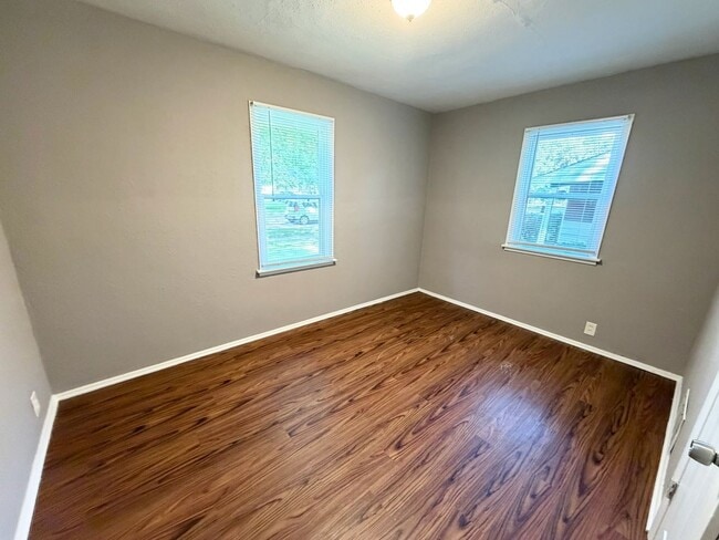 Building Photo - 908 N Gregory St