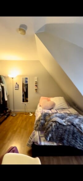 Building Photo - 77 2nd St