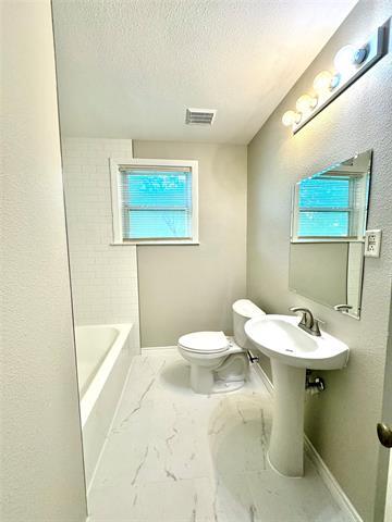 Building Photo - 10415 Losa Dr