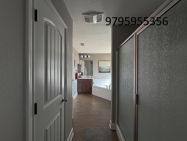 Building Photo - 1202 Brunswick Ct