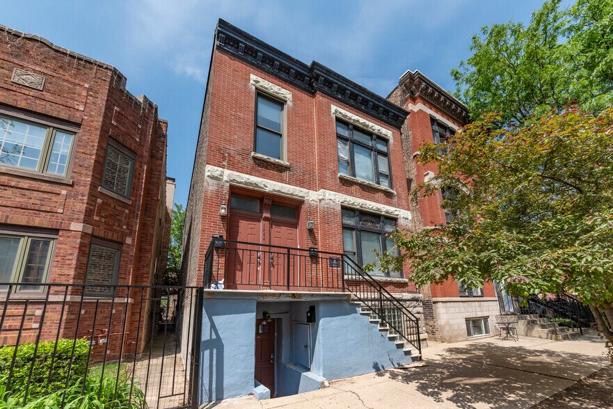 Building Photo - 1944 N Bissell St