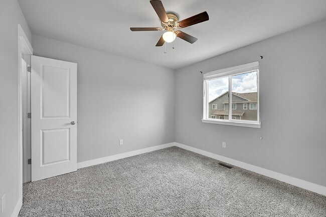 Building Photo - $2,300.00, 3 Beds, 2.5 Baths, Single Famil...