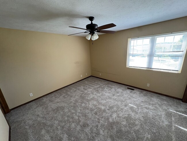 Building Photo - 6834 Whitewater Ln