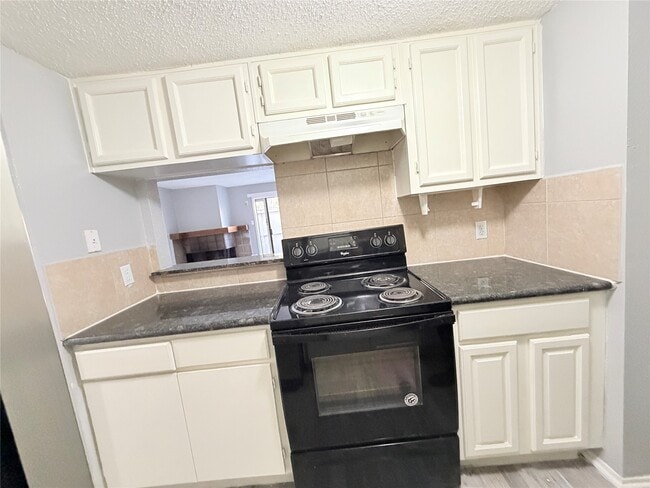 Building Photo - 9461 Pagewood Ln