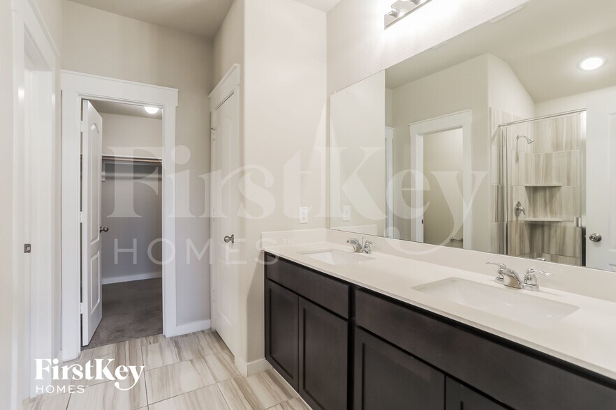 Building Photo - 9017 Zubia Ln