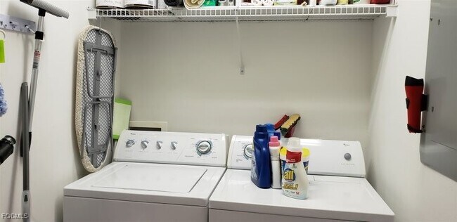 Building Photo - 10520 Amiata Way