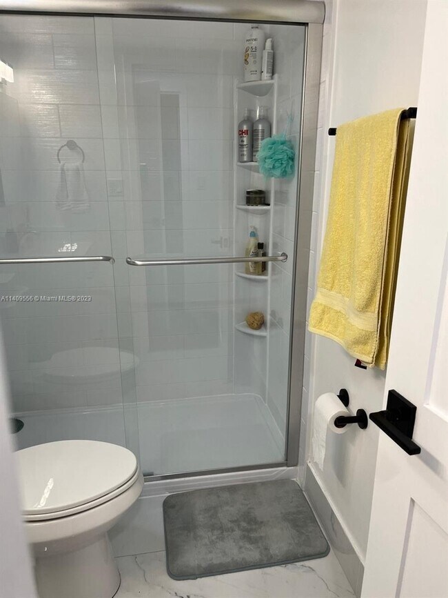 Building Photo - 13155 Ixora Ct