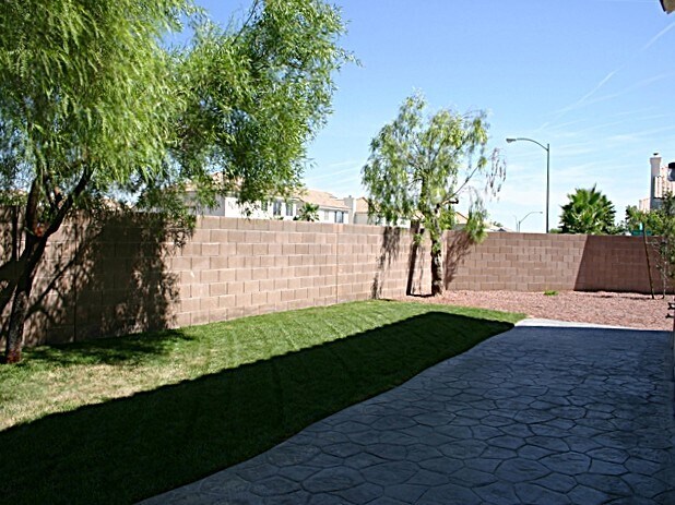 Building Photo - 9876 Vermillion Cliffs Ave