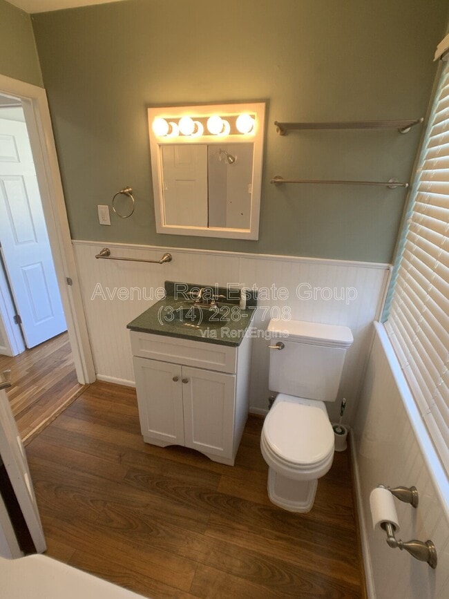 Building Photo - 858 Hazelvalley Dr