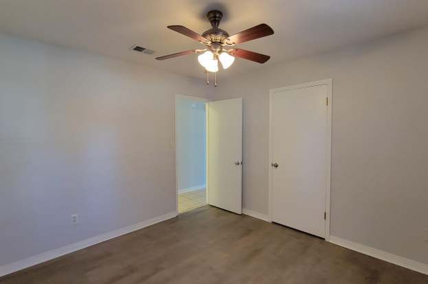 Building Photo - 1223 Redwood Ln