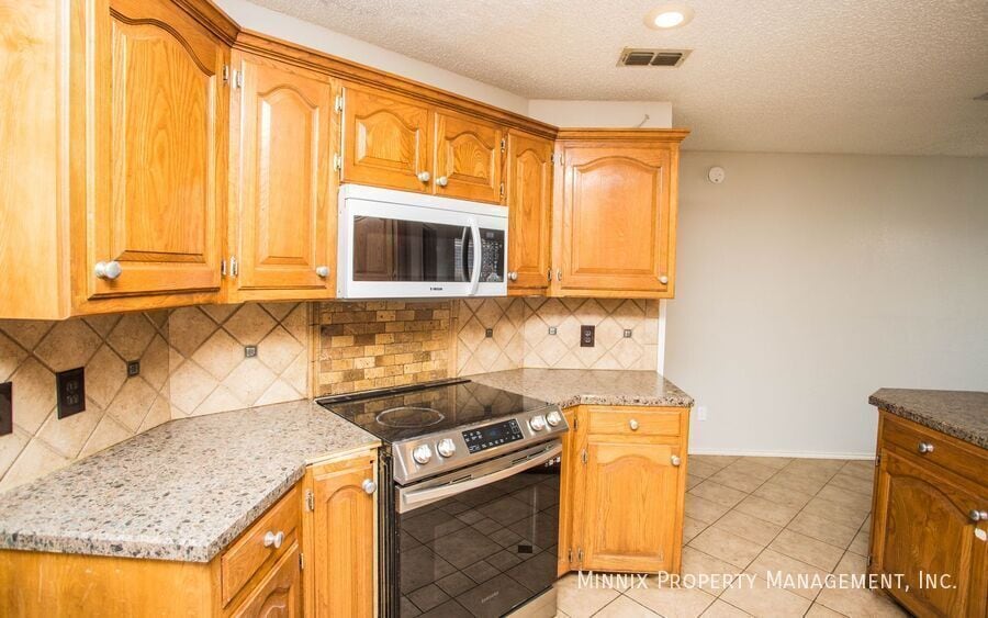 Building Photo - 6024 74th St