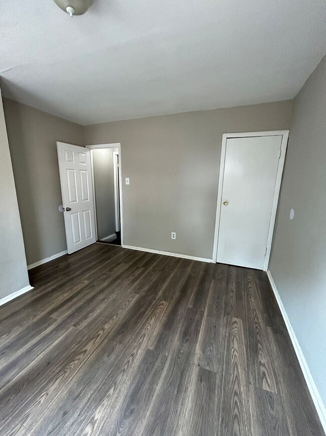 Building Photo - 821 Southard St