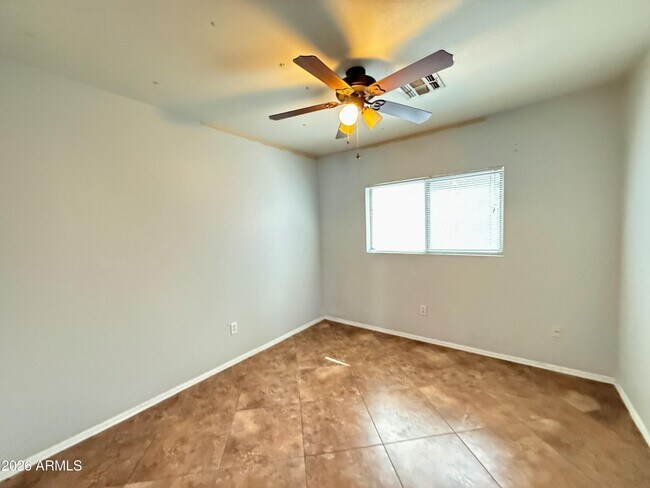 Building Photo - 2314 S Lynch